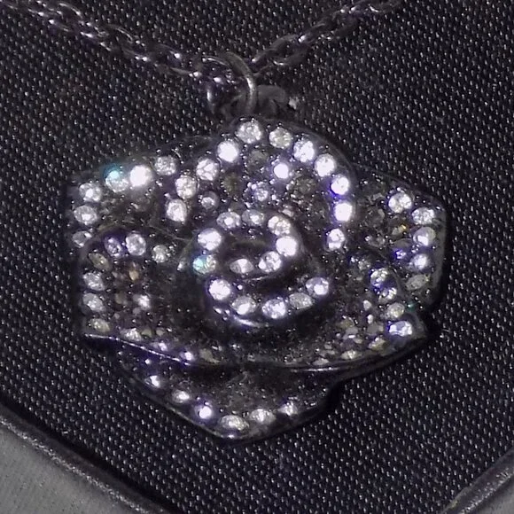 Lot 2 New Guess Interchangeable Brooch Choker & Crystal Flower Necklace Bundle - Picture 2 of 15